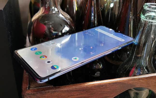 Imagen para el artículo titulado Si el precio acompaña, el OnePlus 7T va a hacer mucho daño a los móviles de gama alta estas navidades