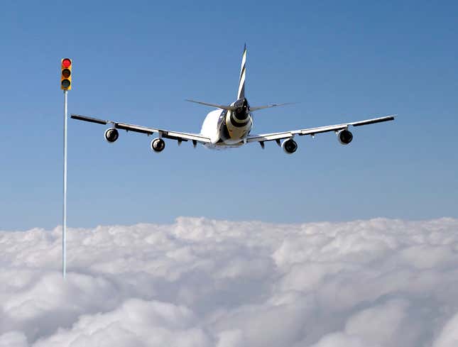 Image for article titled FAA Installs 36,000-Foot-Tall Air Traffic Lights
