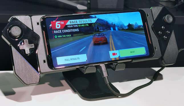 Imagen para el artículo titulado Asus ROG Phone II: la mejor consola portátil ha resultado ser un móvil Android