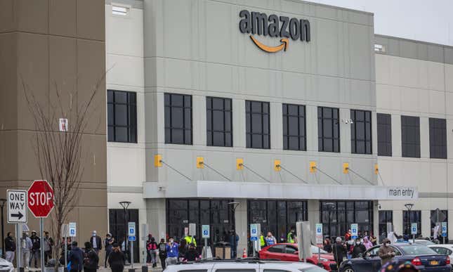 Image for article titled Leaked Memo Shows Amazon Exec Using Racist Talking Points to Smear Fired Warehouse Worker: &#39;He&#39;s Not Smart or Articulate&#39;