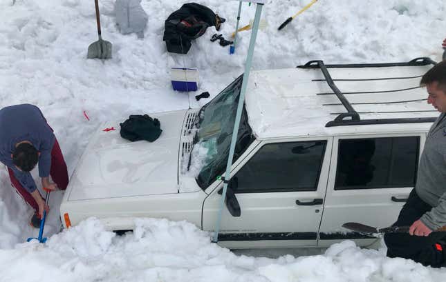 Image for article titled A Tesla Engineer's Jeep Ended Up Under 10 Feet of Snow for Months and It's Still There