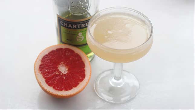 Image for article titled Grapefruit and Chartreuse Make a Chill Couple