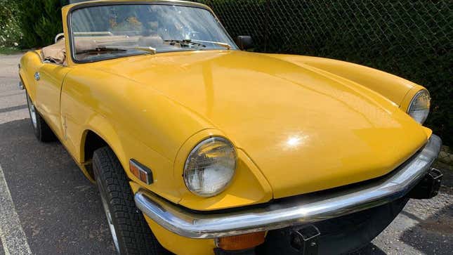 Image for article titled At $2,900, Would You Soar In This 1975 Triumph Spitfire 1500?