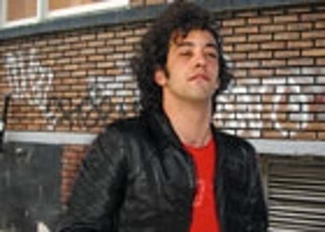 Image for article titled Guy From The Strokes Accused Of Trying To Look Like Guy From The Strokes