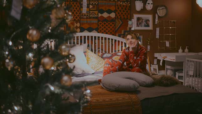Image for article titled Deck the Halls With All the Stuff You Need to Get Your Home Christmas-Ready