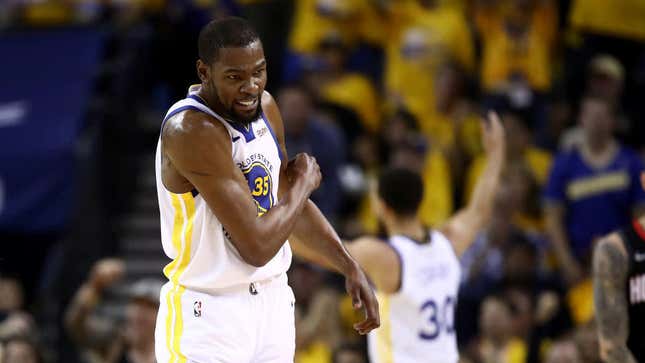 Image for article titled Kevin Durant Probably Won&#39;t Be Ready For Start Of NBA Finals, Will Have Time To Continue Posting