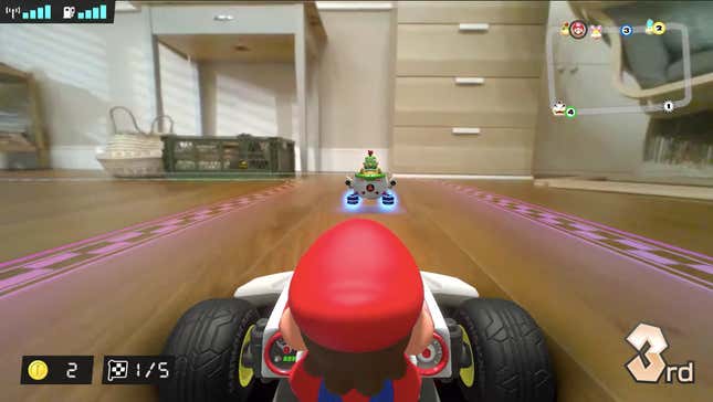 Imagen para el artículo titulado Mario Kart Live: Home Circuit es el accesorio de Nintendo Switch que vas a querer comprar (junto a una casa más grande)