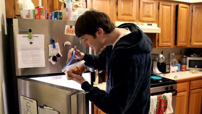 Image for article titled Report: Saying ‘Smells Okay’ Precedes 85% Of Foodborne Illnesses Annually