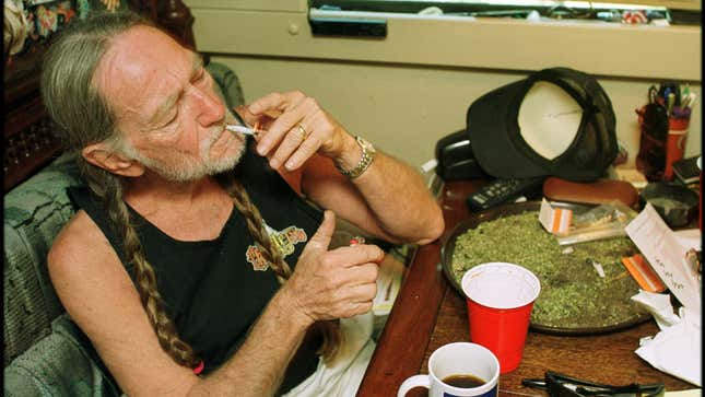 Image for article titled Willie Nelson Quits Smoking Weed the Same Day Hell Freezes Over