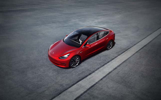 Imagen para el artículo titulado Tesla rebaja por sorpresa el precio de sus autos en miles de dólares