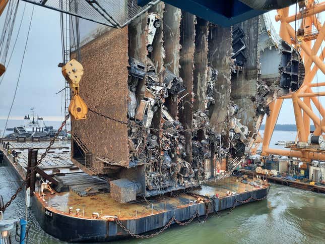 Image for article titled A Chain Just Cut Through A Capsized Cargo Ship Filled With Cars And The Process Is Fascinating (UPDATE W/VIDEO)