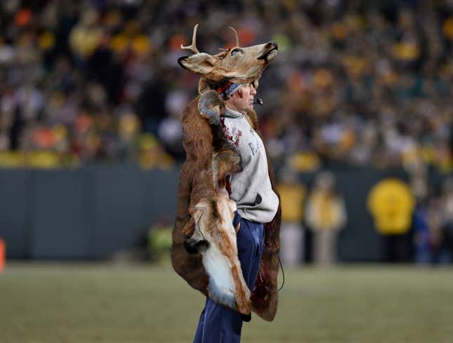 Image for article titled Bill Belichick Keeping Warm On Sideline In Deer Carcass