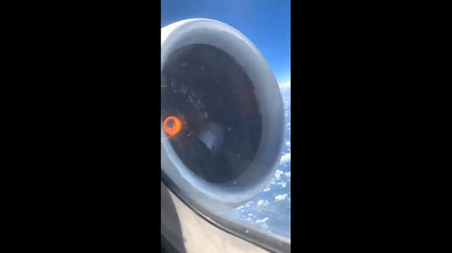 Image for article titled Video Captures Delta Air Lines MD-88 Engine Failing Mid-Flight Before Emergency Landing