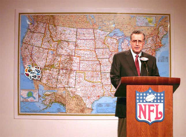 Image for article titled NFL To Move All 32 Teams To Los Angeles