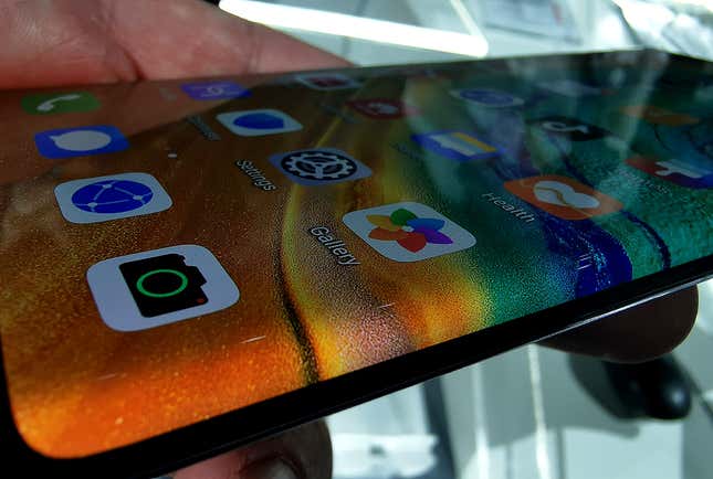 La pantalla curvada Horizon Display es preciosa, pero no se hasta qué punto es útil más allá de la estética.