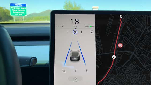 Imagen para el artículo titulado El Autopilot de Tesla confundía el logo de Burger King con una señal de STOP, así que Burger King hizo esto