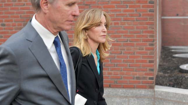 Image for article titled Felicity Huffman Will Plead Guilty in the College Admission Scam, Faces 4-10 Months in Prison