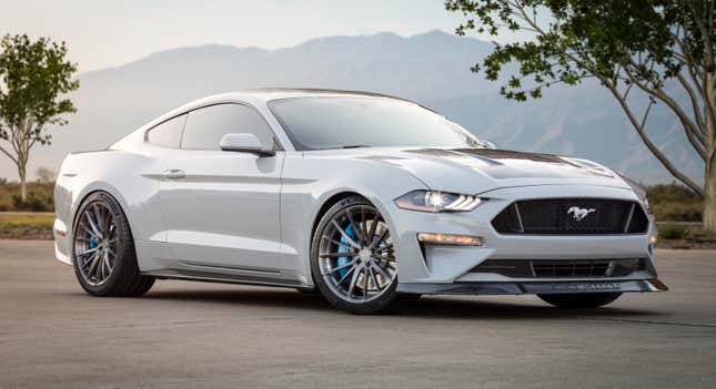 Imagen para el artículo titulado Ford ha creado un Mustang completamente eléctrico de 900 caballos, pero no podrás comprarlo