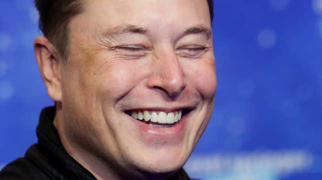 Imagen para el artículo titulado Elon Musk no quiere que lo llamen CEO y cambia su título a &quot;Technoking of Tesla&quot;