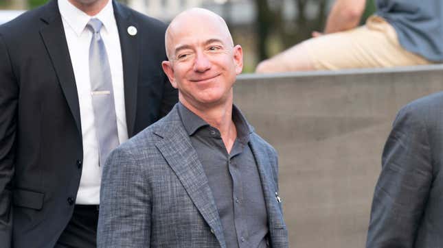 Image for article titled What Jeff Bezos Can Teach You About Smartphone Security