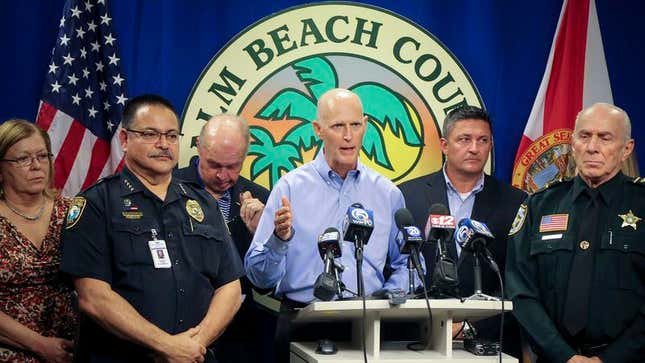 Image for article titled Authorities Urge Florida Residents To Prevent Further Disasters By Finally Standing Up To Hurricane