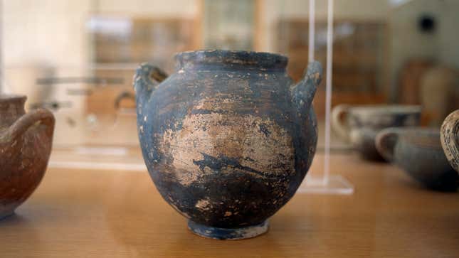 Image for article titled Metropolitan Museum Acquires Another Vase