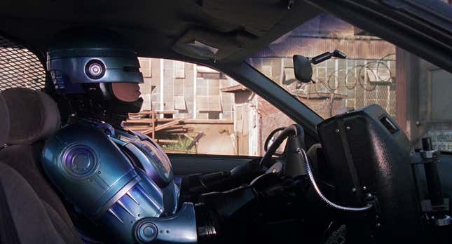 Imagen para el artículo titulado RoboCop patrullaba en calzoncillos y otras anécdotas de rodaje de la ultraviolenta película de Verhoeven