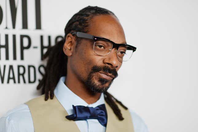 Image for article titled Snoop Perrito? Your Favorite Rapper Blends G-Funk With Mexican Folk Music and It Slaps