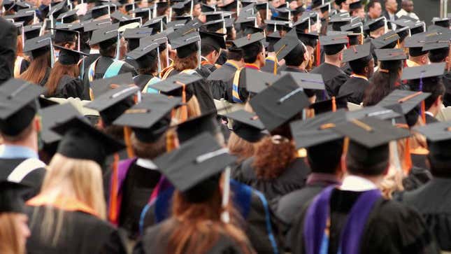 Image for article titled Economists Warn New Graduates May Have To Tough It Out For 5 To 6 Weeks Before Landing Dream Job