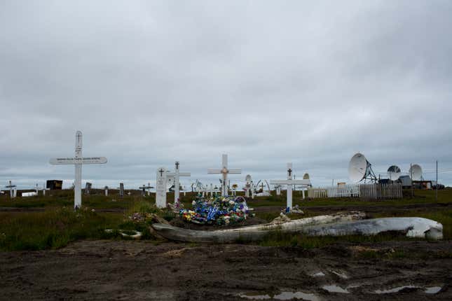 UTQIAGVIK, ALASKA - SUNDAY, SEPTEMBER 20, 2017: The cemetery in Utqiaġvik, Alaska. Photo: Ash Adams for Gizmodo