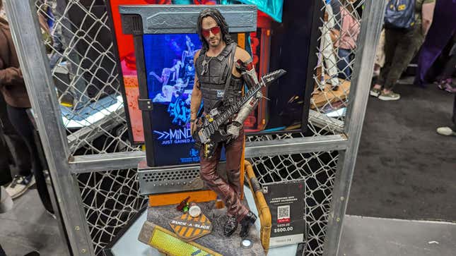 A statue of Johnny Silverhand is on display at Comic Con.