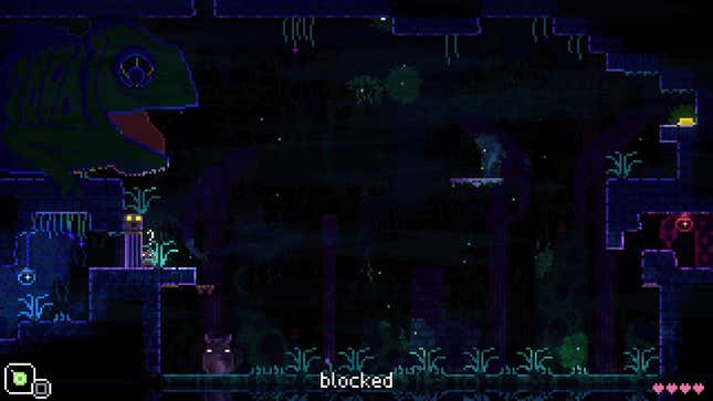 The player hides behind the grass to dodge the chameleon's tongue attack.