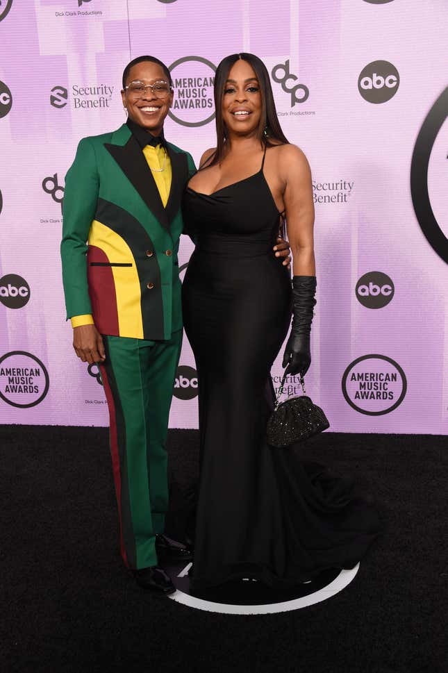 Image for article titled All the Best Looks From the 2022 American Music Awards Red Carpet