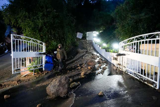 Image for article titled Photos: California&#39;s Coastline Under Siege by Atmospheric River