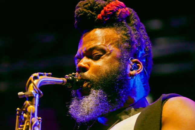 Casey Benjamin tritt mit dem ROBERT GLASPER EXPERIMENT auf der Hauptbühne beim MONTEREY JAZZ FESTIVAL auf.