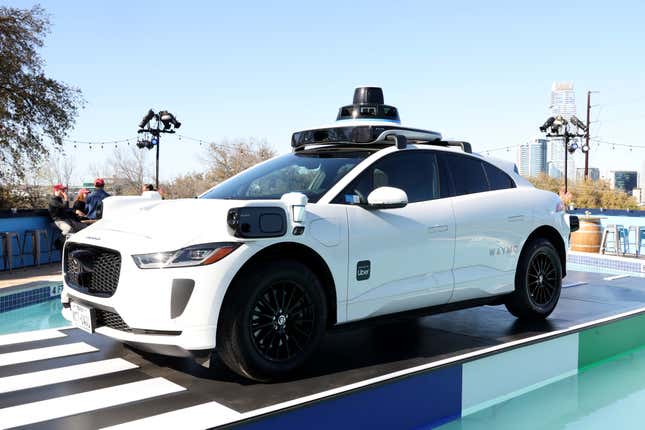 Image for article titled Google's Waymo is getting ready to put a lot more robotaxis on the street