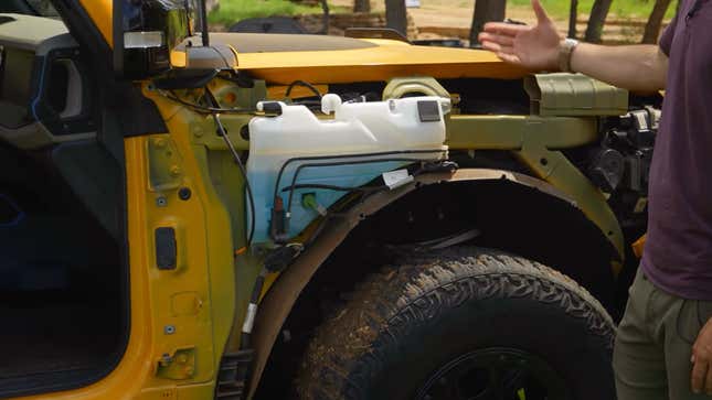 Image for article titled The Ford Bronco&#39;s Front Fenders Come Off As Easy As Its Doors