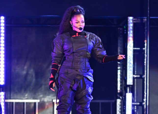  Janet Jackson performs onstage on Day 1 of 2023 ONE MusicFest at Piedmont Park on October 28, 2023 in Atlanta, Georgia.