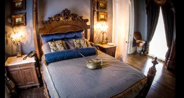 Image for article titled Take a Peek Inside America&#39;s Most Notorious Southern Plantation Mansions