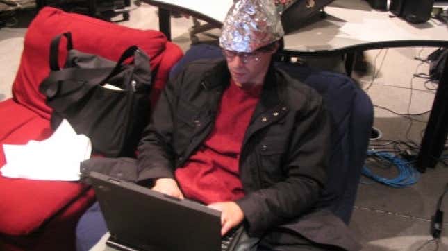 Image for article titled The Myth of the Tin Foil Hat