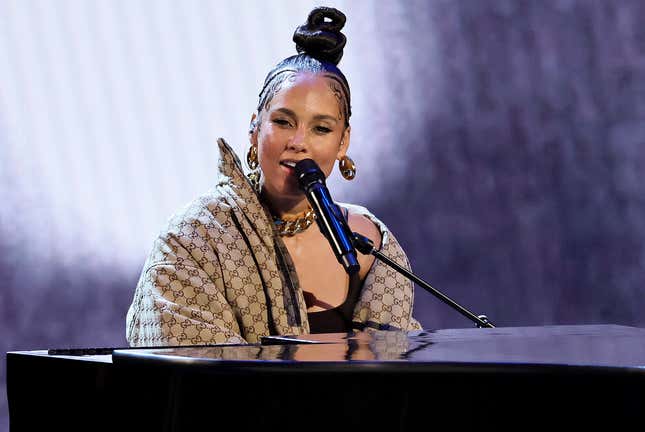 Image for article titled Did Alicia Keys, Jay-Z’s Surprise Duet Soften ‘Hell’s Kitchen’s’ Tonys Snub?