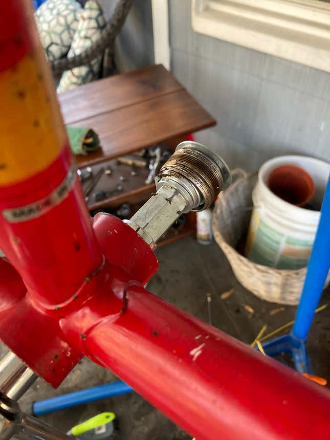 Image for article titled I Am Dumping Money Into A Trash Bike Because It Has The Weirdest, Coolest Brakes I've Ever Seen