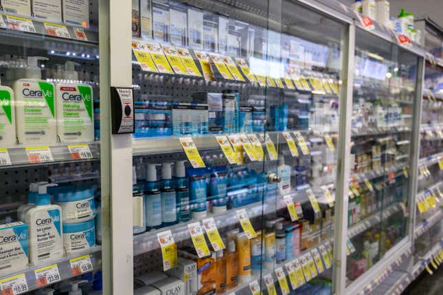 Image for article titled Walgreens says it turns out locking up stuff is bad for business