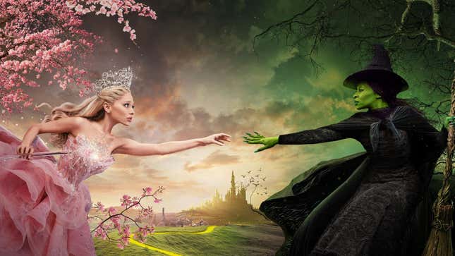 Η Glinda και η Elphaba τραβούν η μία την άλλη.