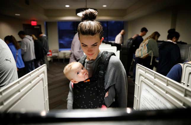 Image for article titled Photos: Americans line up to vote in the 2018 midterms