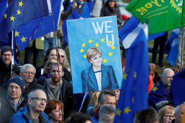 Image for article titled Photos: EU blue was the theme of today’s Brexit anniversary rallies