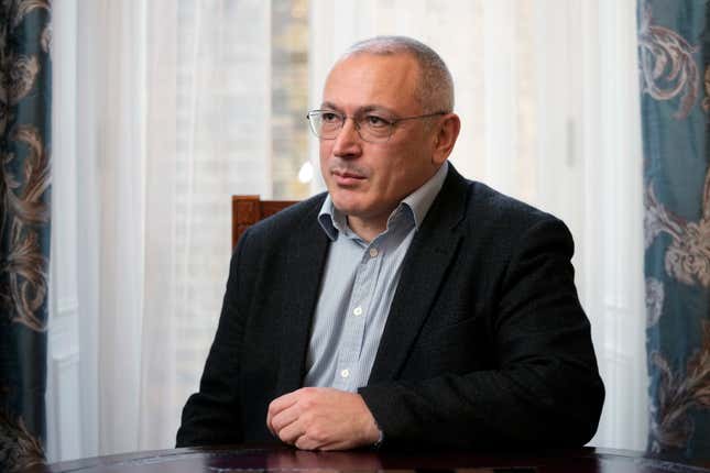 FILE - Exiled Russian businessman and opposition figure Mikhail Khodorkovsky poses during an interview in London, Tuesday, Jan. 16, 2024. An Amsterdam court on Tuesday rejected Russia&#39;s final argument in a years-long legal battle over a $50 billion arbitration award that is centered on claims by former shareholders that the Kremlin deliberately bankrupted Russian oil giant Yukos to silence its CEO, a fierce critic of President Vladimir Putin. CEO Mikhail Khodorkovsky was arrested at gunpoint in 2003 and spent more than a decade in prison as Yukos’ main assets were sold to a state-owned company. Yukos ultimately went bankrupt. (AP Photo/Kin Cheung, File)