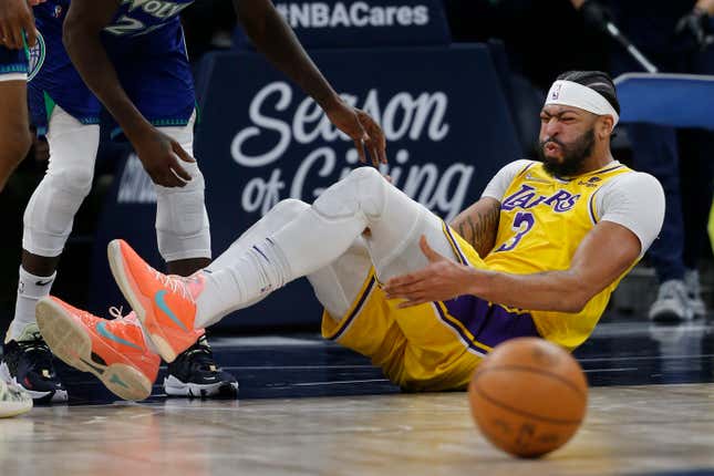 Lakers fans were spared having to watch Anthony Davis and the Lakers finish against Dallas.