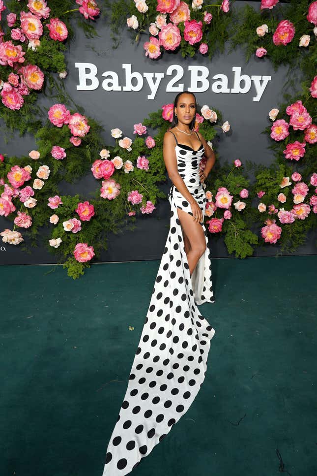 WEST HOLLYWOOD, KALIFORNIEN – 12. NOVEMBER: Kerry Washington nimmt an der Baby2Baby-Gala 2022 teil, die von Paul Mitchell präsentiert wird und am 12. November 2022 im Pacific Design Center in West Hollywood, Kalifornien, stattfindet. 