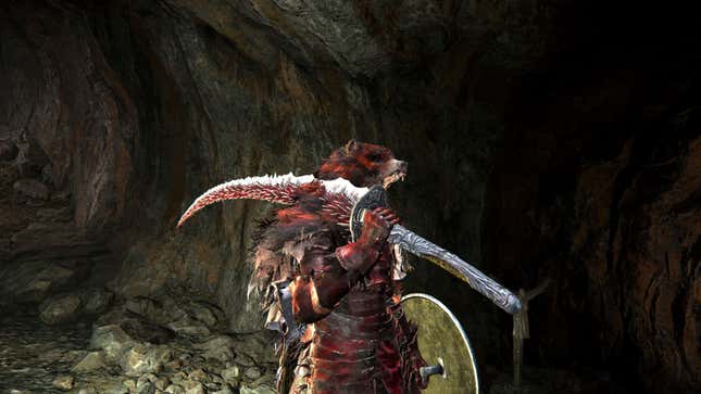 Le personnage du joueur d'Elden Ring pose un énorme katana sur son épaule.